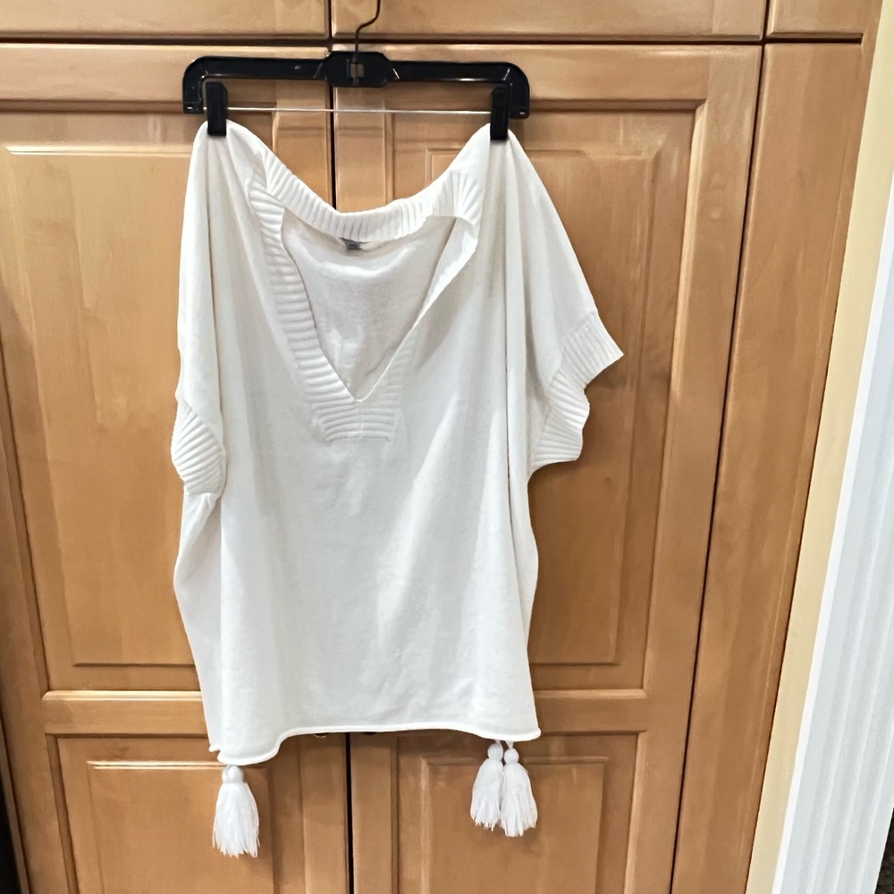 Muchette sweater top poncho deep V neck white one size